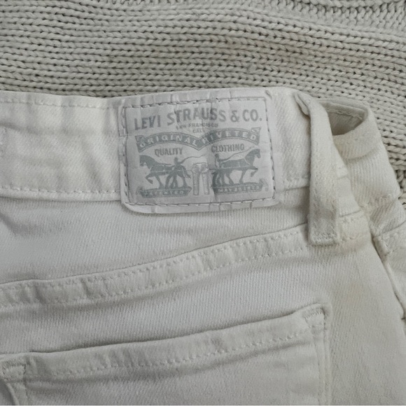 Levi’s Distressed 711 Skinny Jeans 26 - Picture 5 of 5